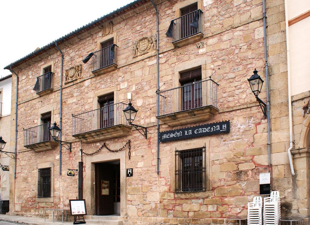 Hostal Meson La Cadena Trujillo Exterior photo